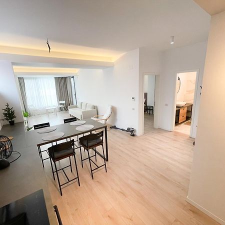 Warm Hotel Apartment Bucharest Exterior photo