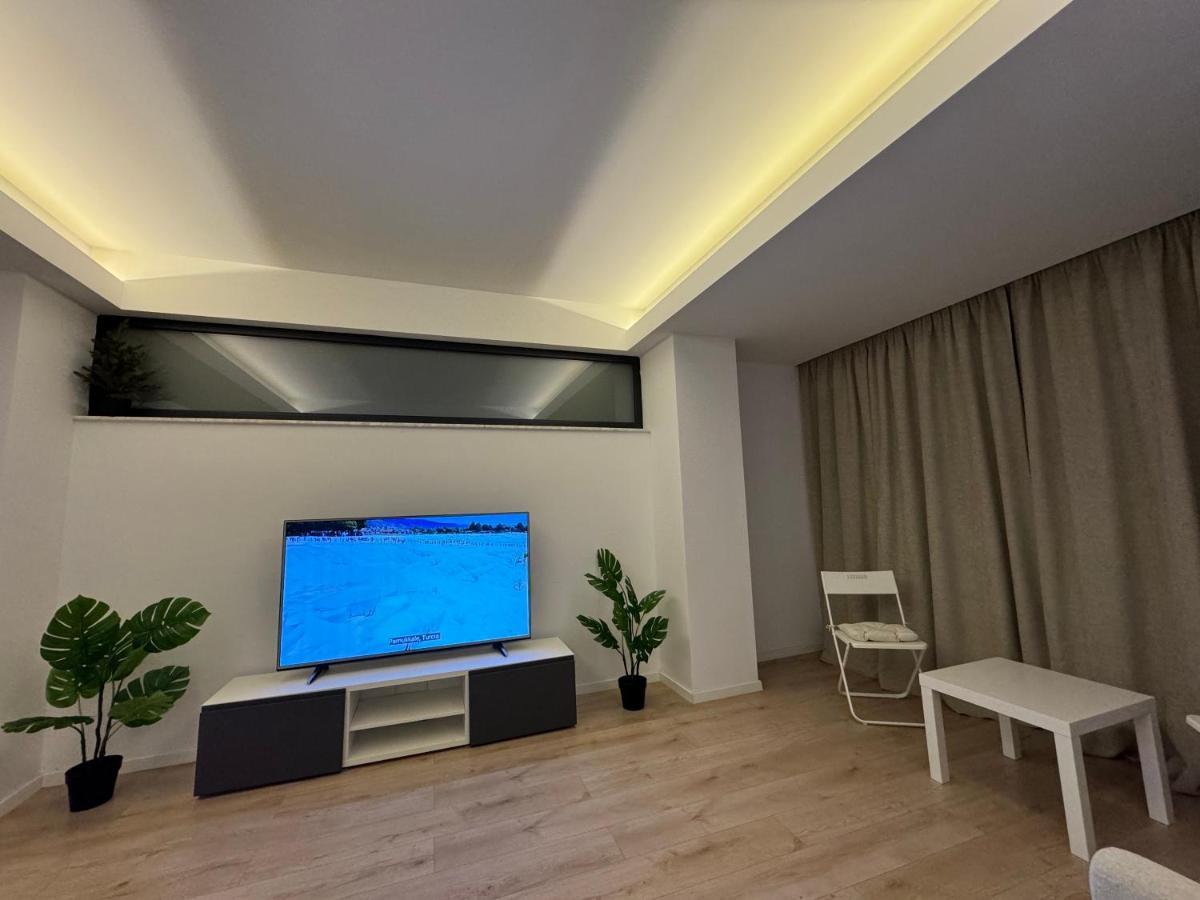 Warm Hotel Apartment Bucharest Exterior photo