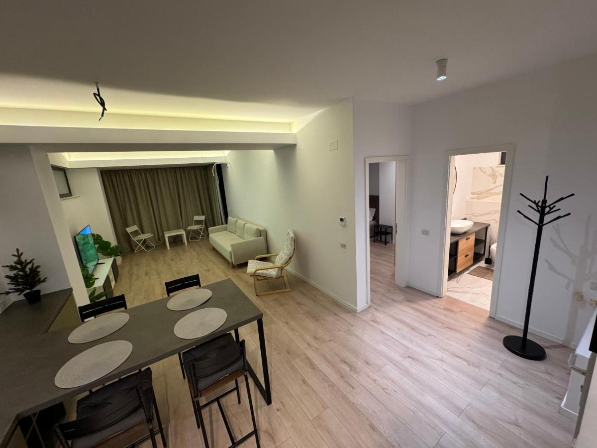 Warm Hotel Apartment Bucharest Exterior photo