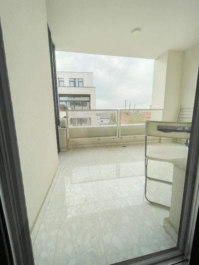 Warm Hotel Apartment Bucharest Exterior photo