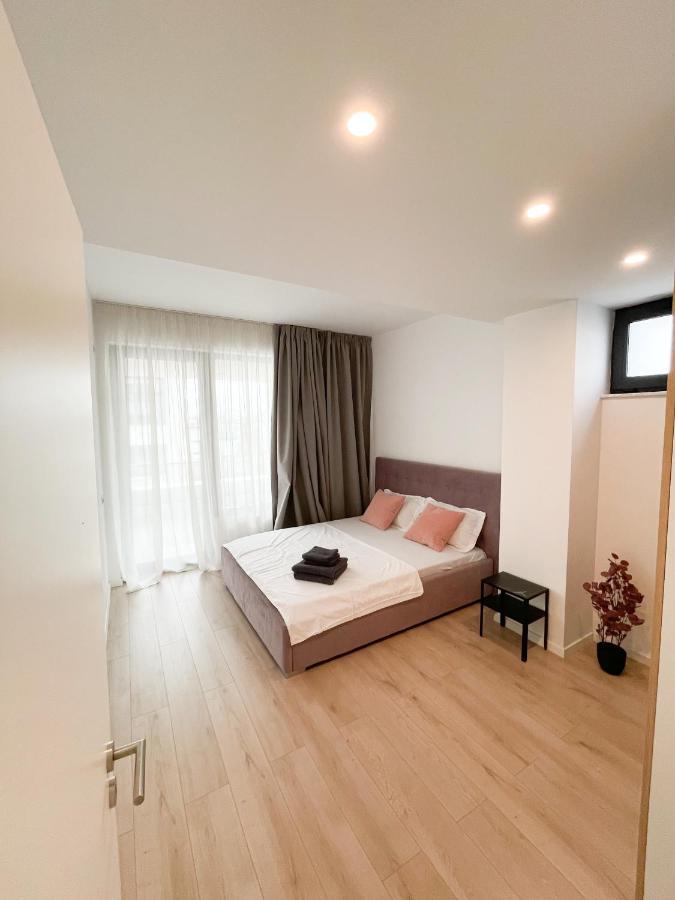 Warm Hotel Apartment Bucharest Exterior photo